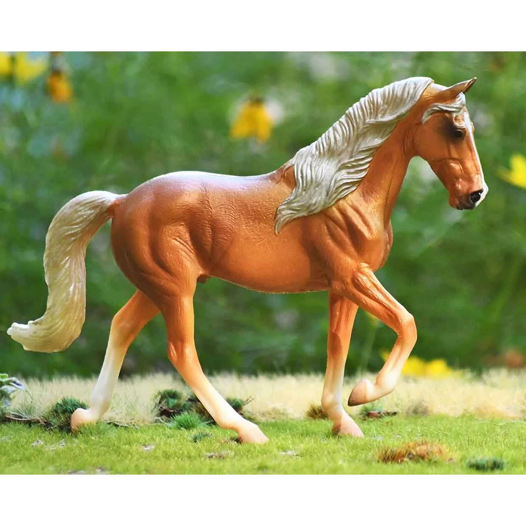 CollectA Tennessee Walking Stallion Golden Palomino - Image 2