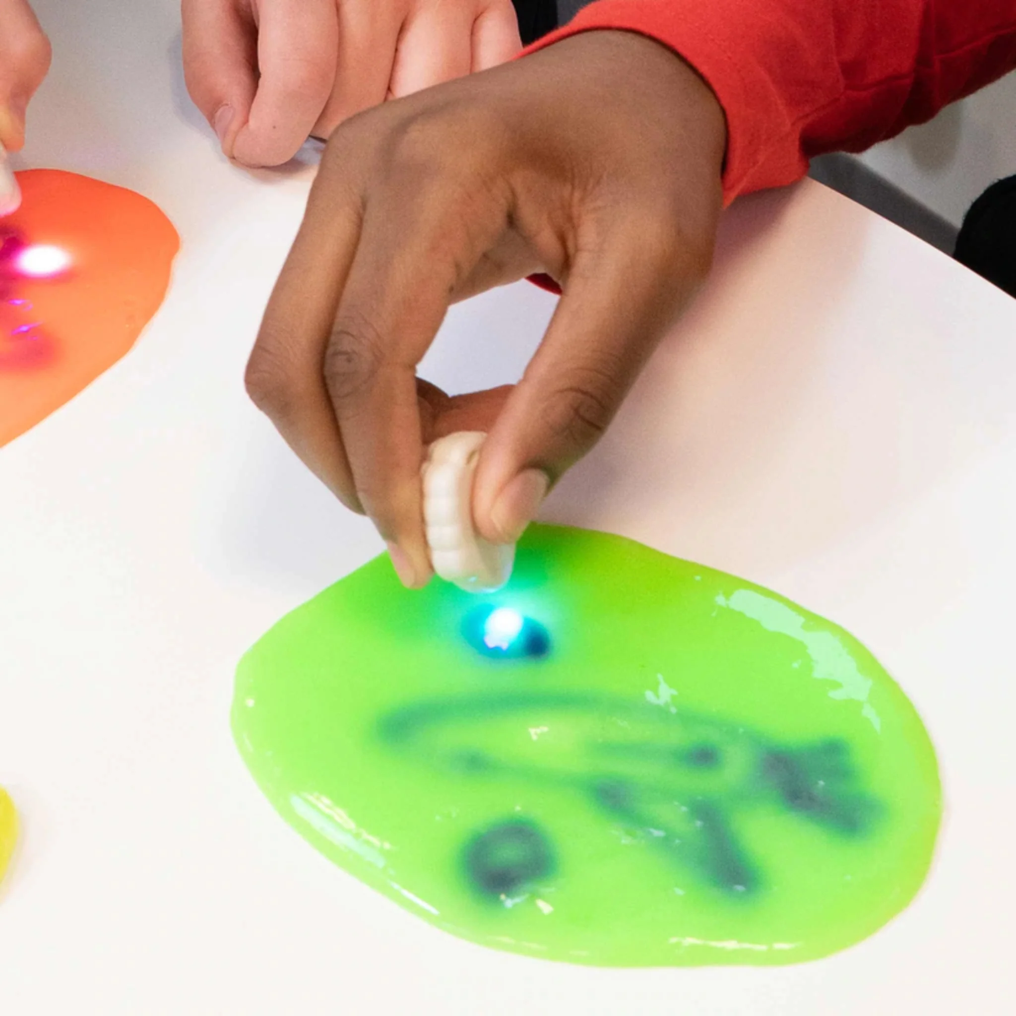 Crazy Aarons Ghostwriters Invisible Ink Thinking Putty - Image 5