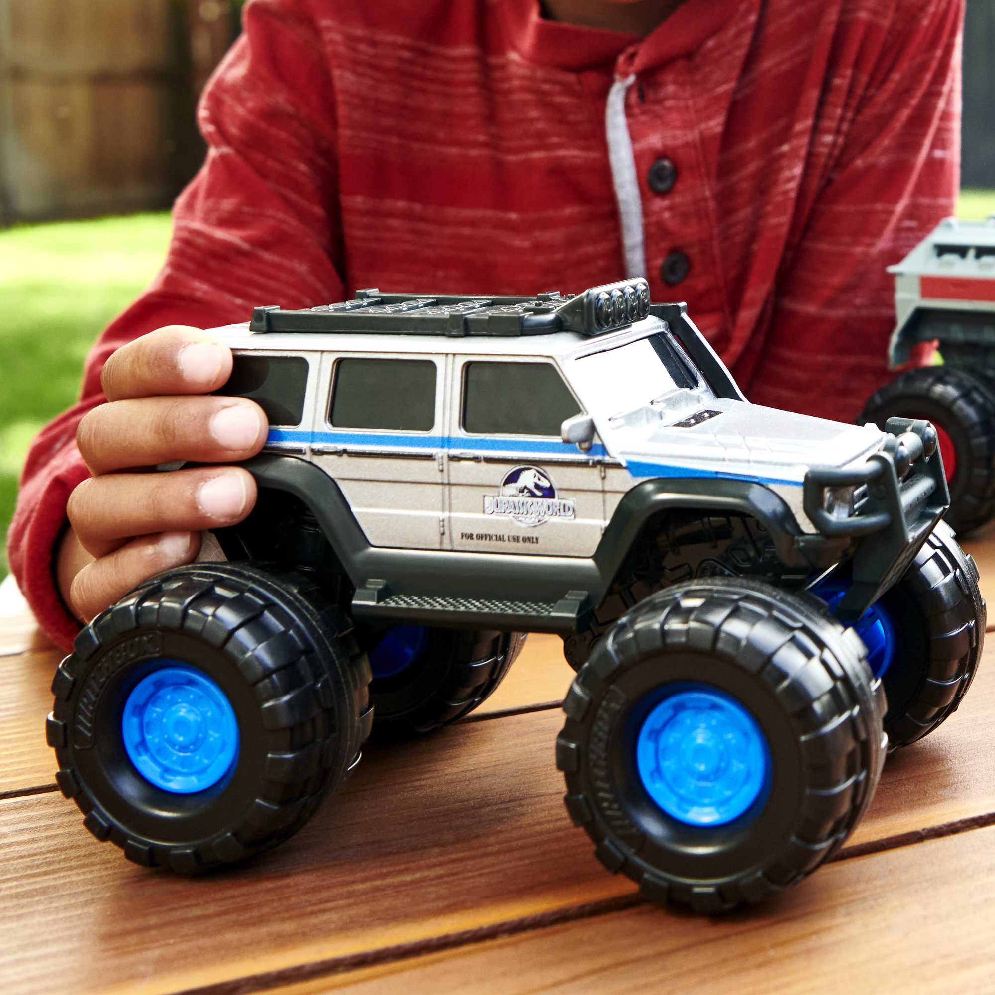 Jurassic World - Matchbox '14 Mercedes-Benz G 550 1:24 Scale Truck - Image 5