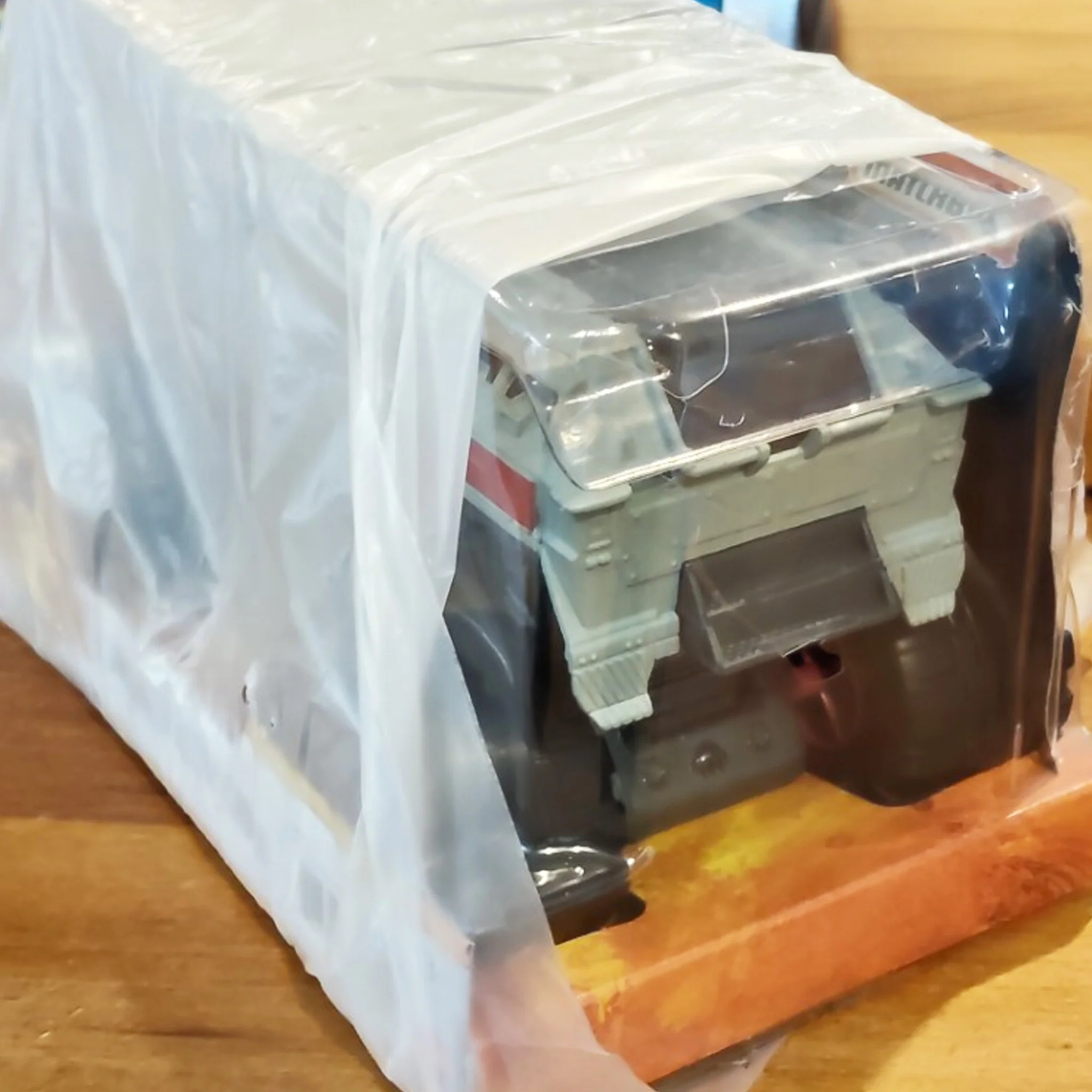 Jurassic World - Matchbox Armored Action 1:24 Scale Truck - Damaged Box - Image 2