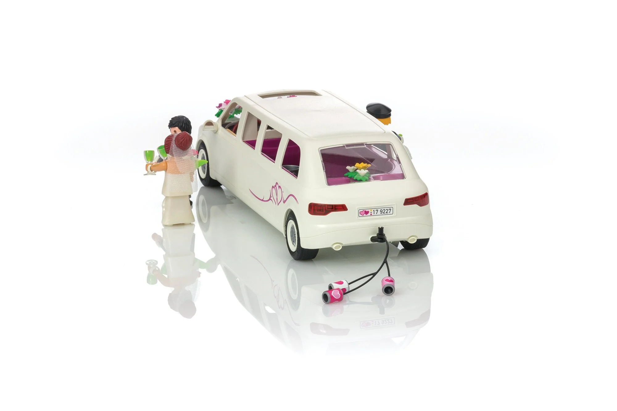 Playmobil City Life Wedding Limo - Image 21