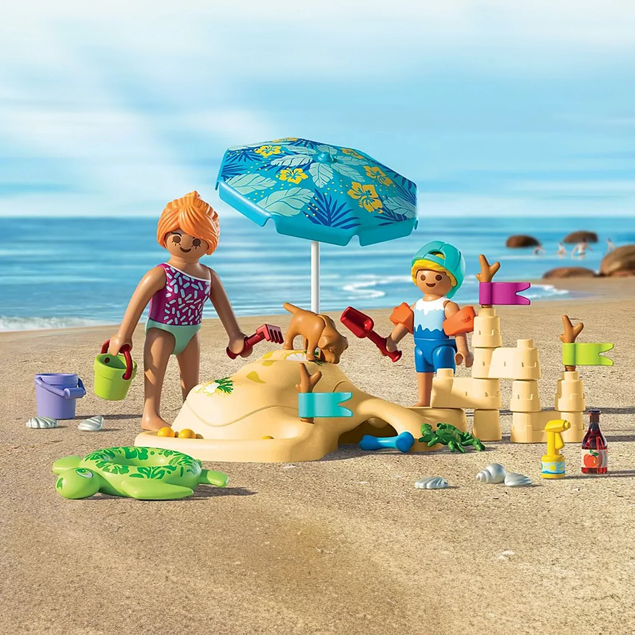 Playmobil Family Fun at the Beach - Image 2
