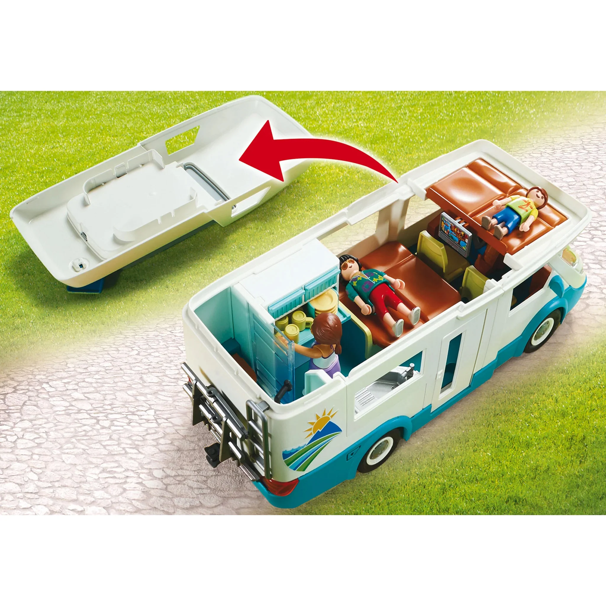 Playmobil Family Fun Family Camper - Image 4