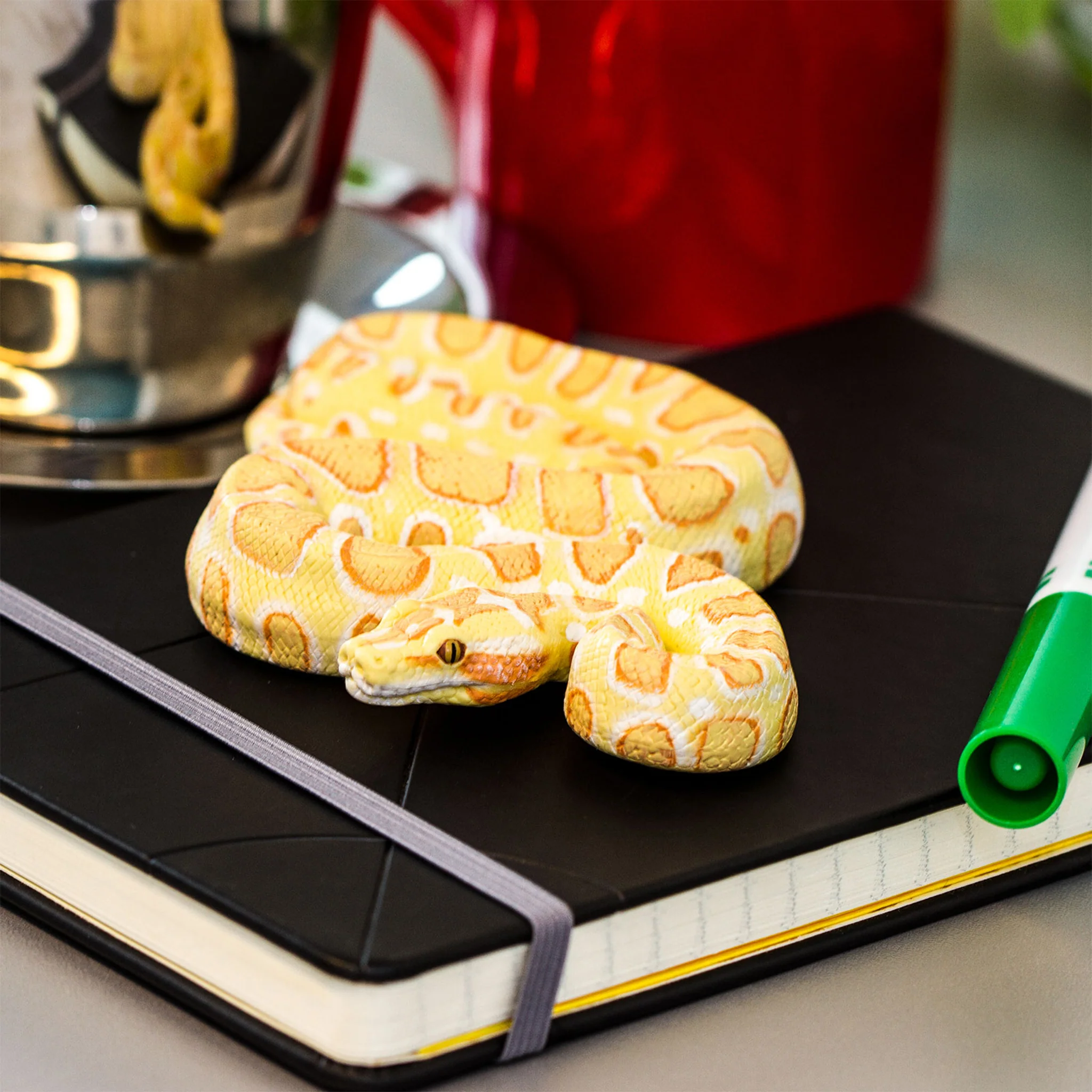 Safari Ltd Albino Burmese Python XL - Image 11