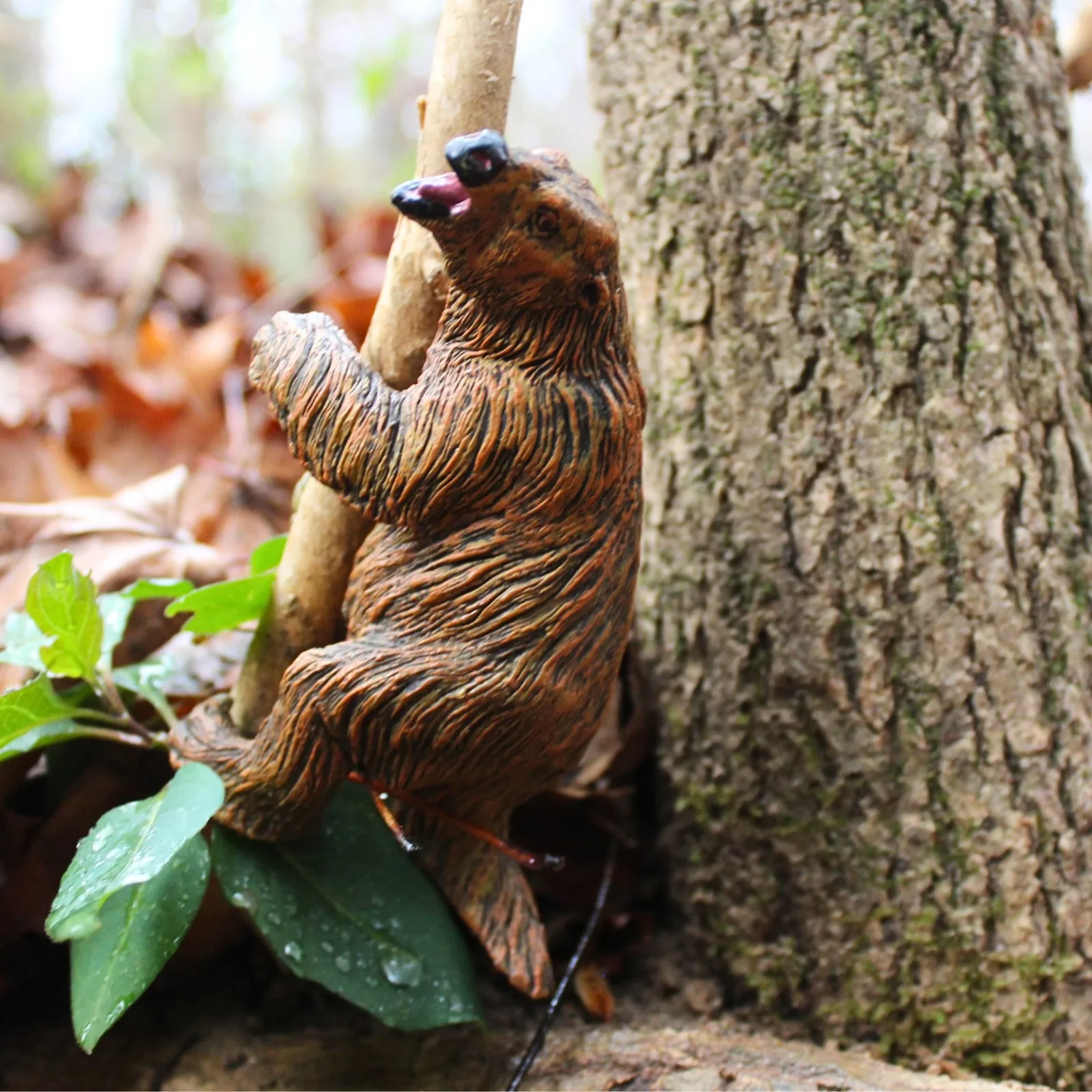 Safari Ltd Giant Sloth - Image 7