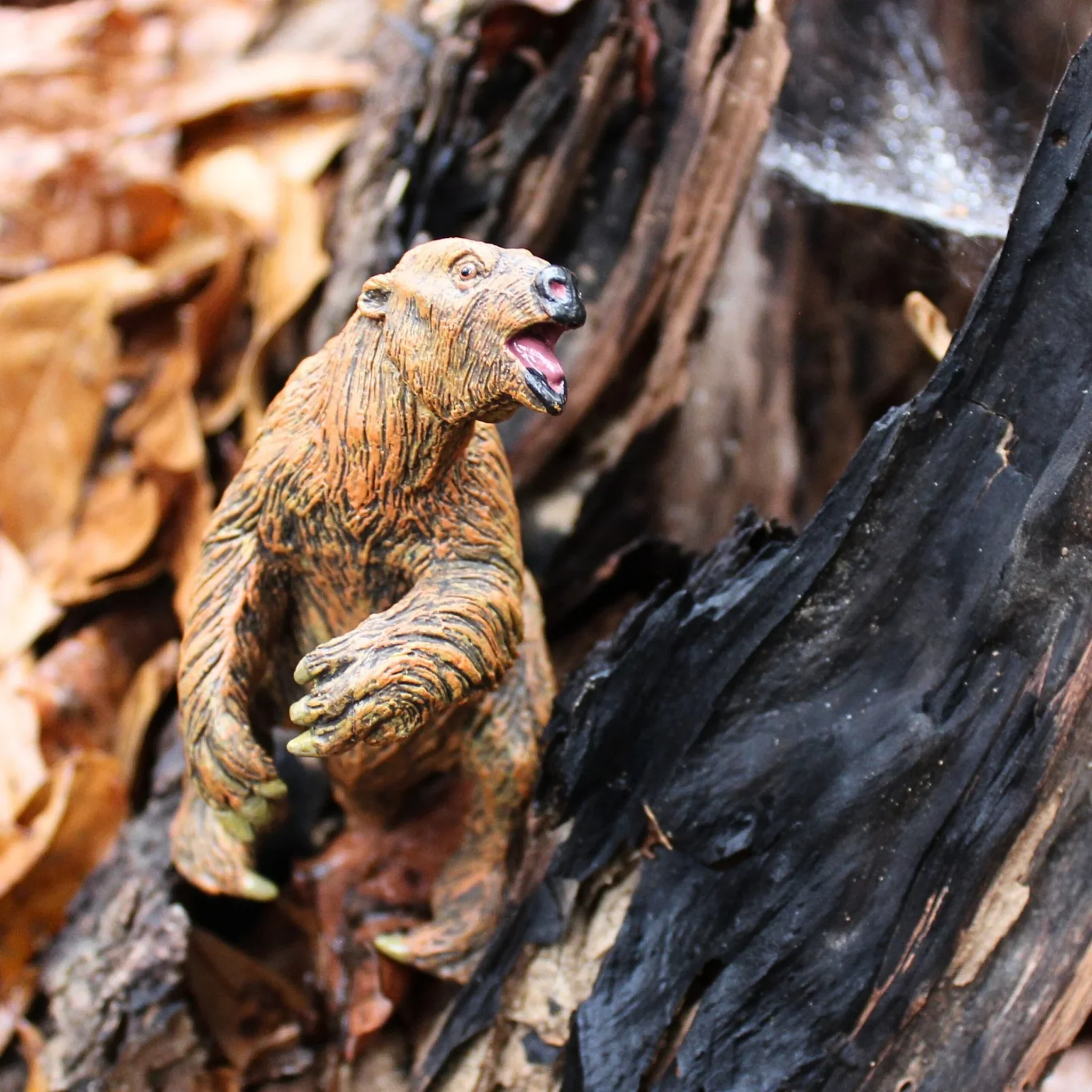 Safari Ltd Giant Sloth - Image 8