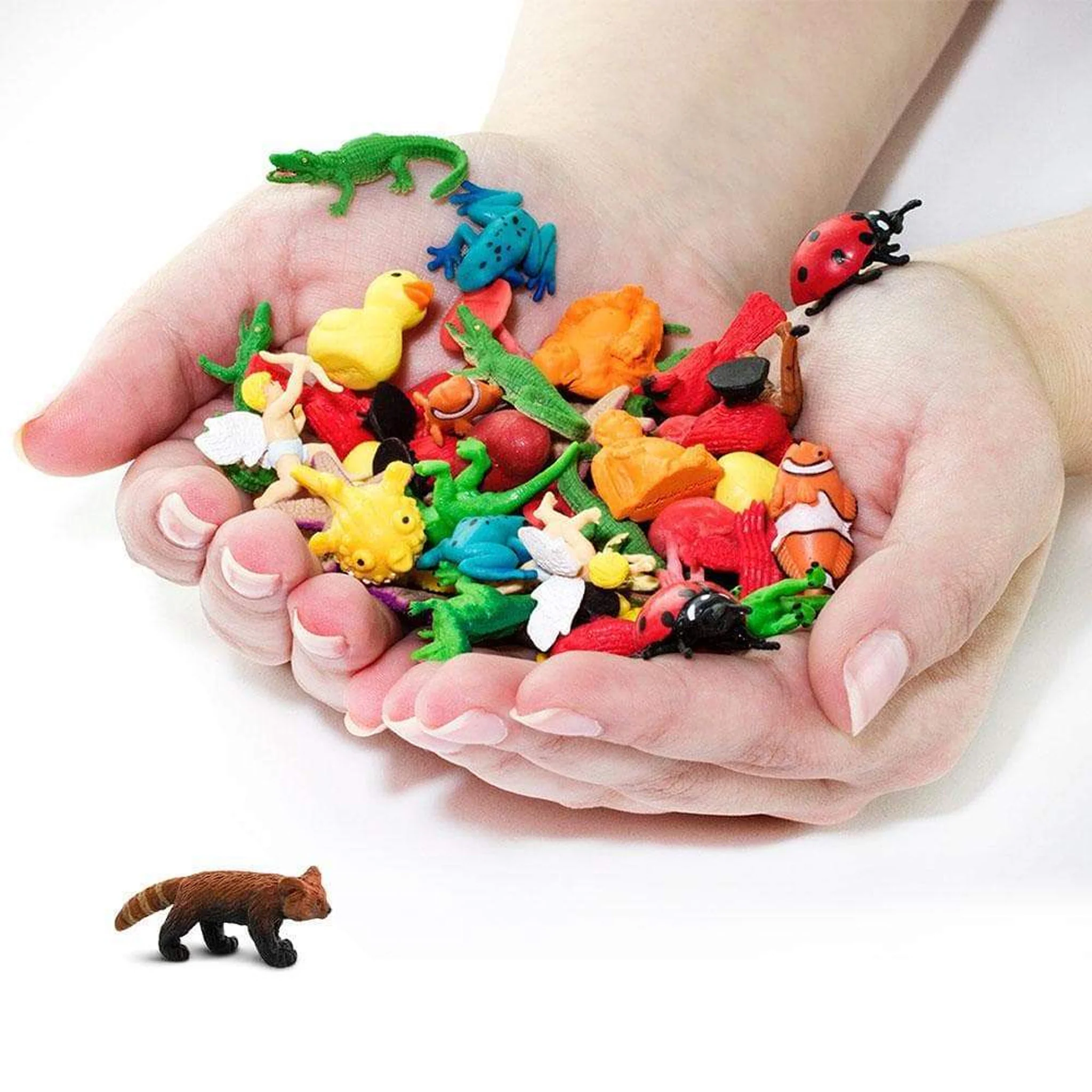 Safari Ltd Good Luck Mini Red Panda - Image 3