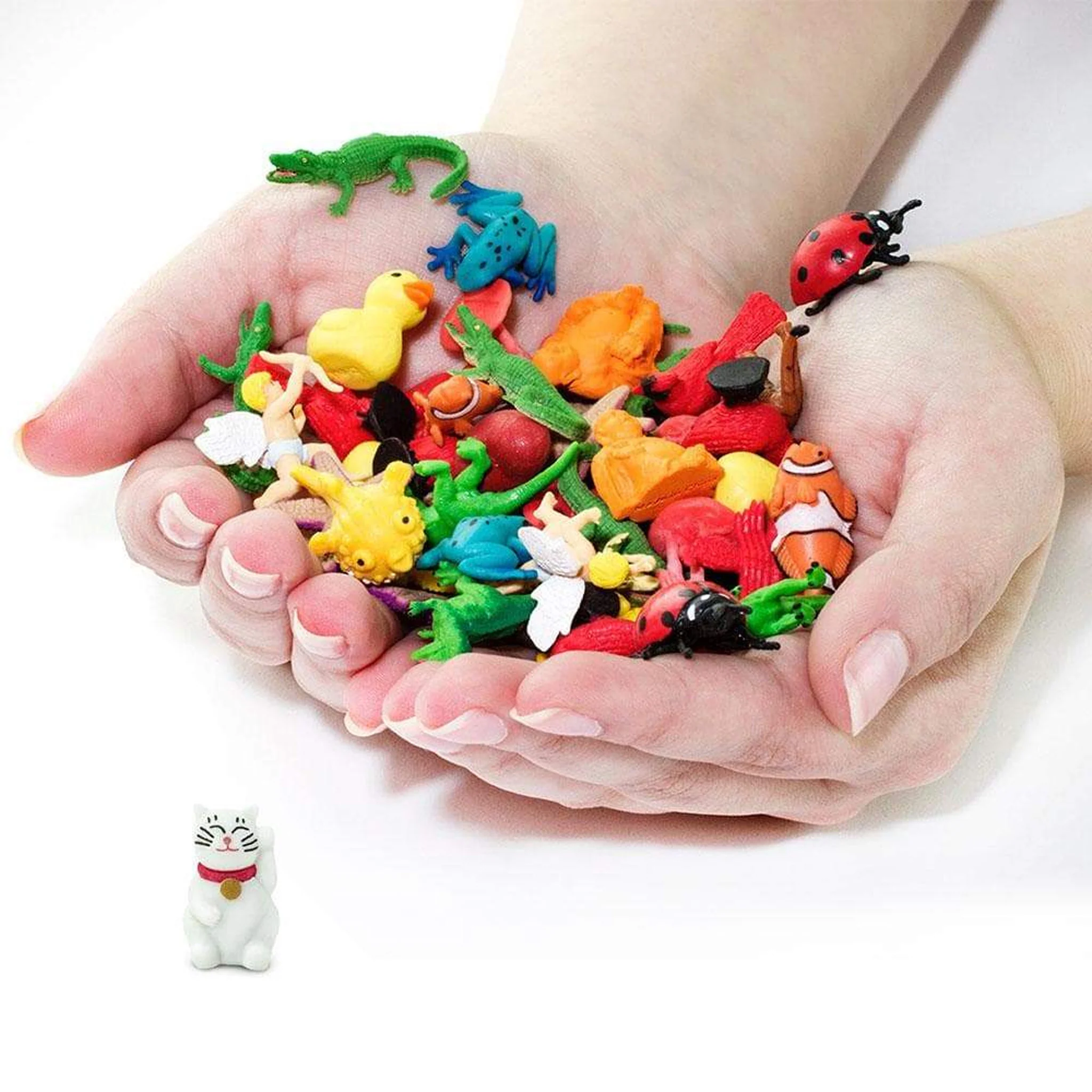 Safari Ltd Good Luck Mini Waving Lucky Cat - Image 4