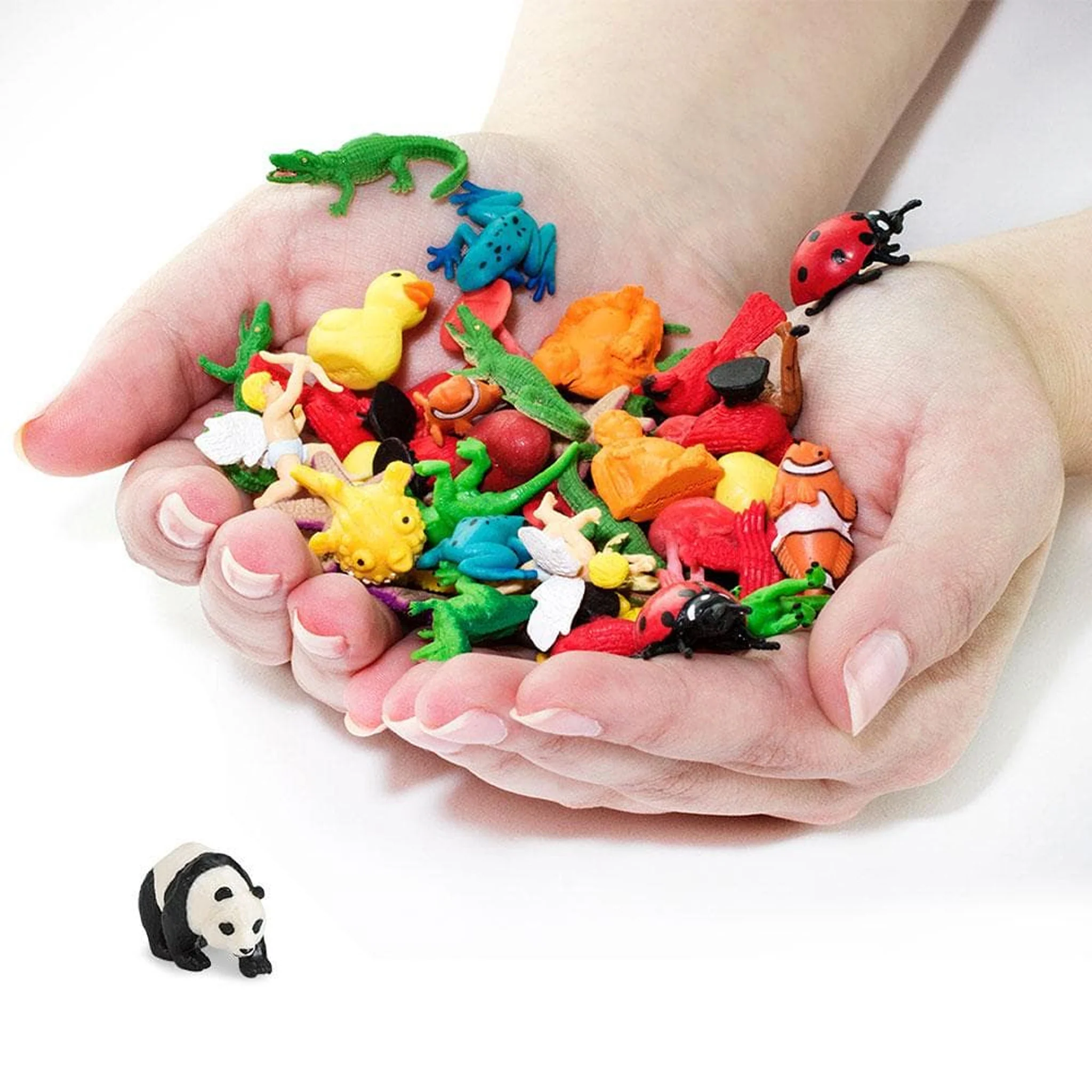 Safari Ltd Good Luck Mini Panda - Image 3