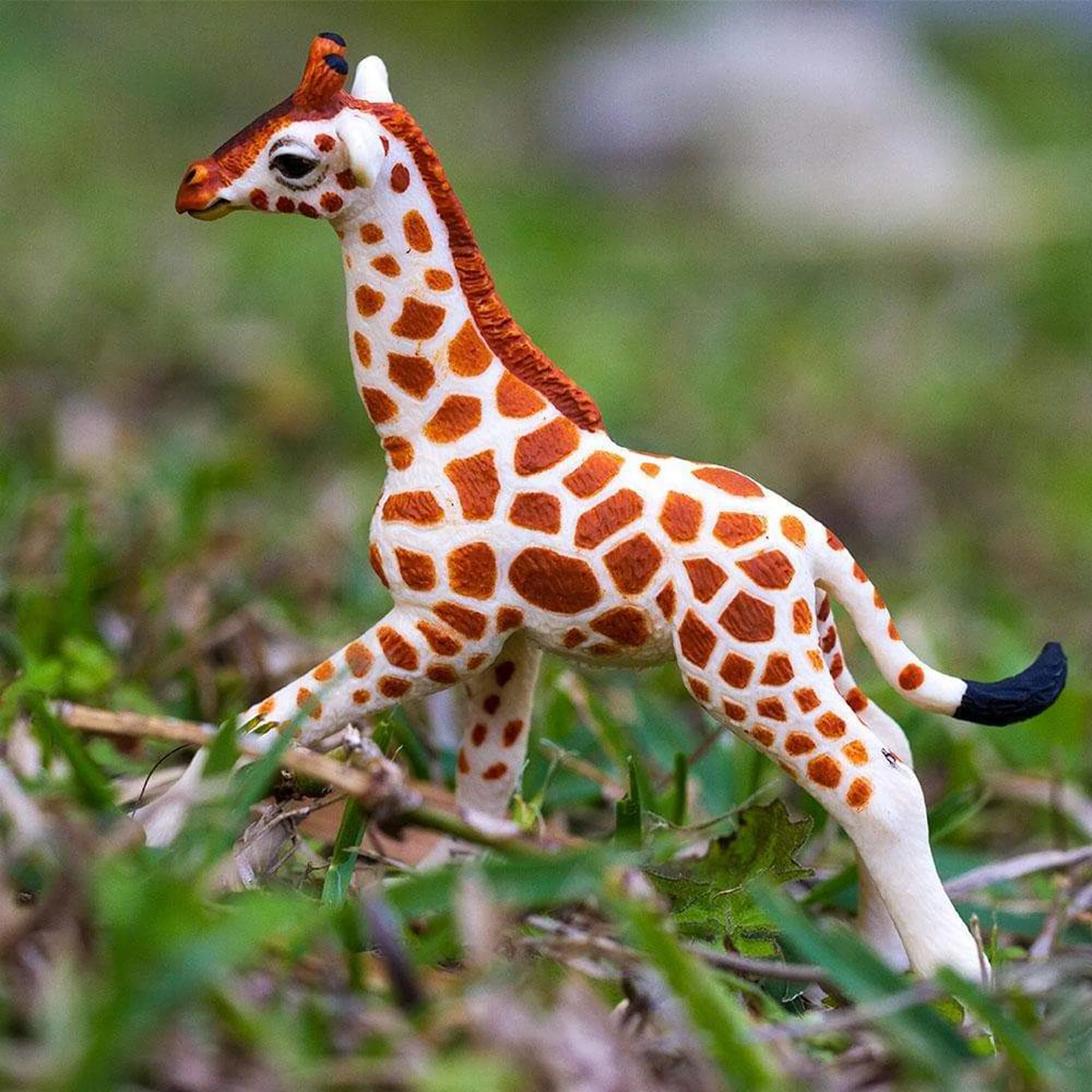 Safari Ltd Reticulated Giraffe Baby - Image 4