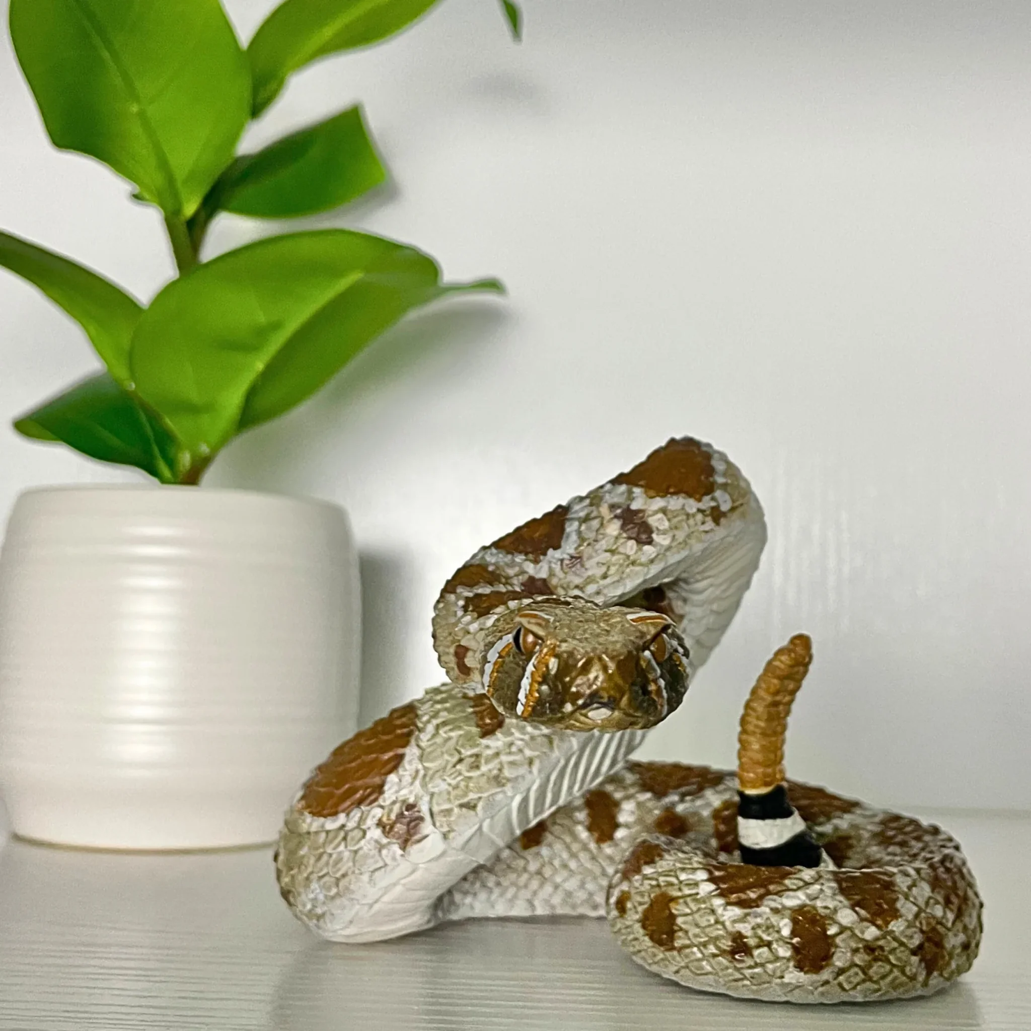 Safari Ltd Western Diamondback Rattlesnake XL - Image 8