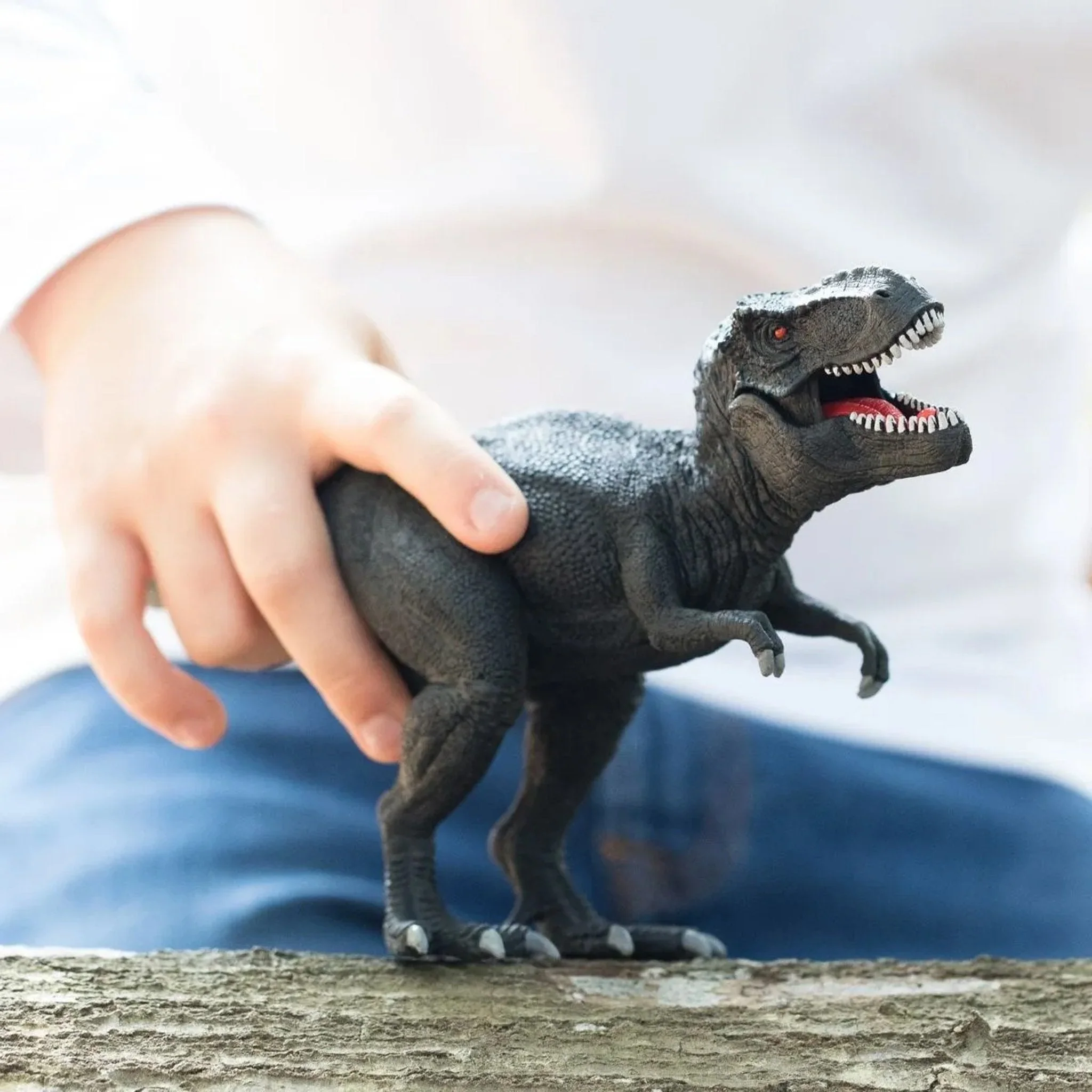 Schleich Exclusive Black Tyrannosaurus Rex - Image 2