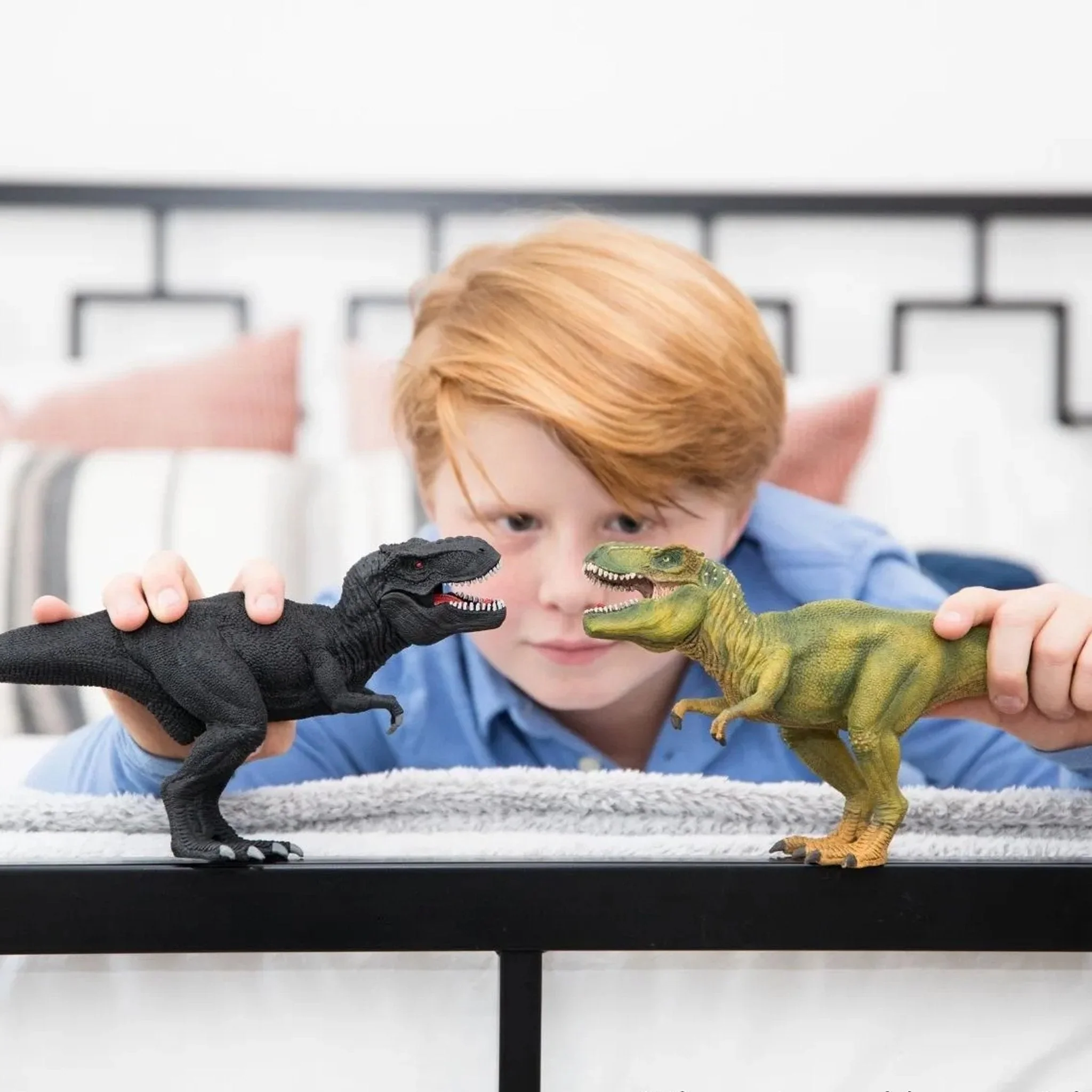 Schleich Exclusive Black Tyrannosaurus Rex - Image 4