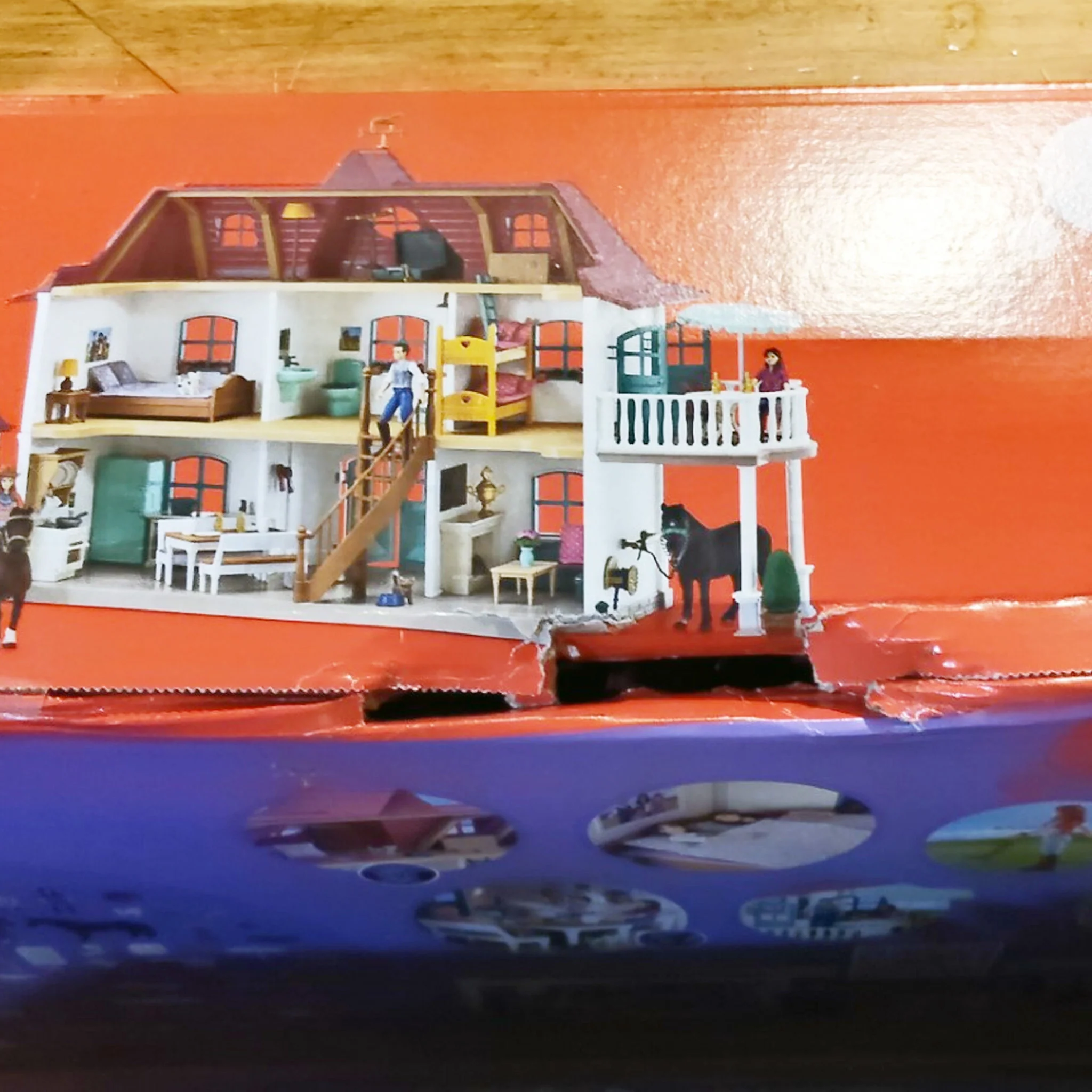 Schleich Horse Club Lakeside Horse Farm - Damaged Box - Image 9