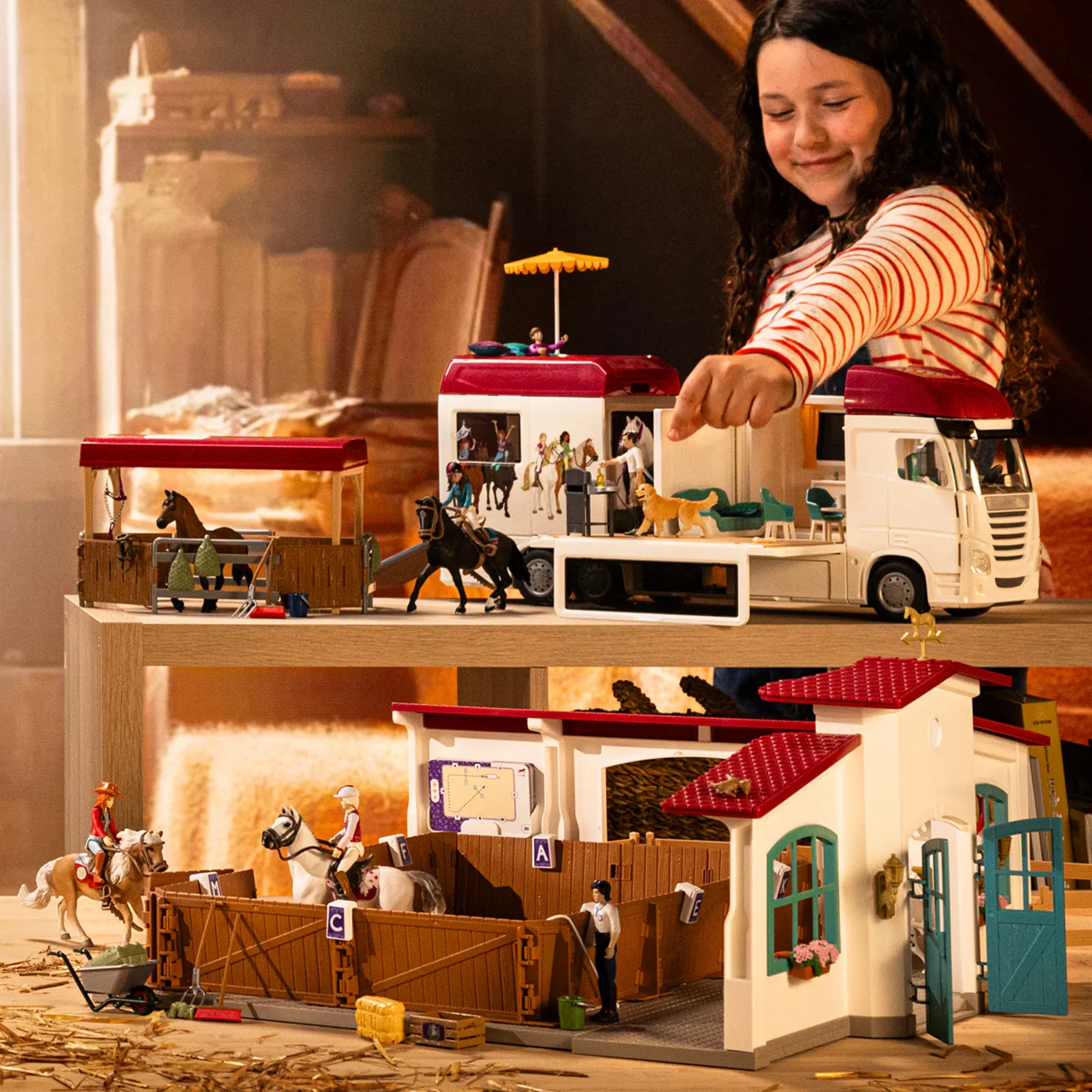 Schleich Peppertree Riding Arena - Damaged Box - Image 20