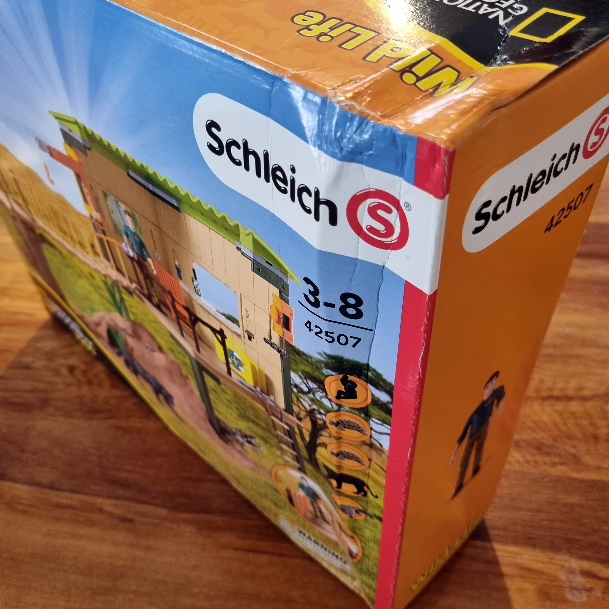 Schleich Wild Life Ranger Adventure Station - Damaged Box - Image 6