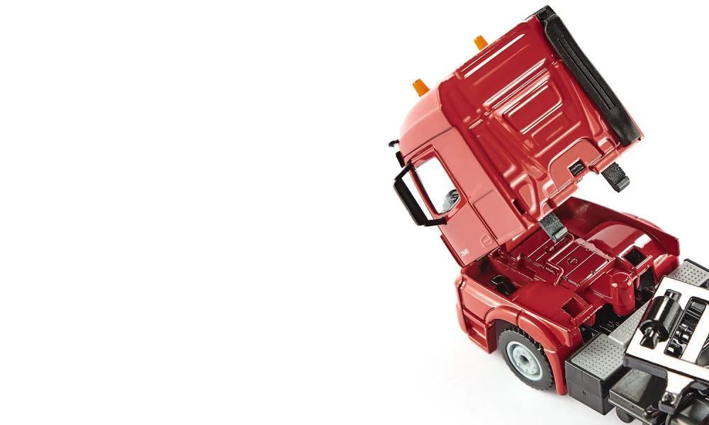 Siku 1:50 Mercedes Actros with Tank Container - Image 7