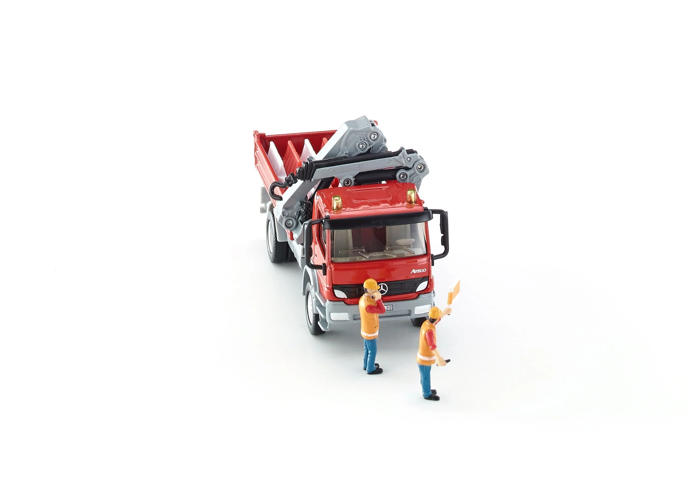Siku 1:50 Mercedes Atego Truck with Crane - Image 31