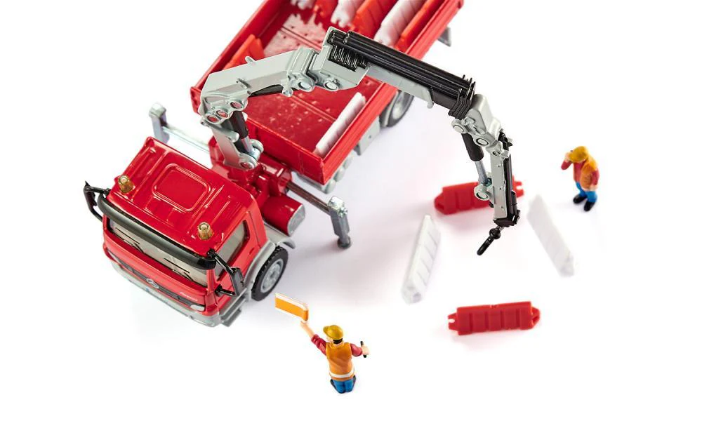 Siku 1:50 Mercedes Atego Truck with Crane - Image 5