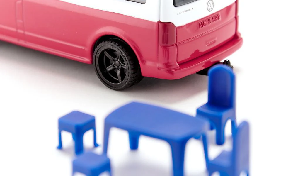 Siku 1:50 VW T6 California Camper with Table & Chairs - Image 4