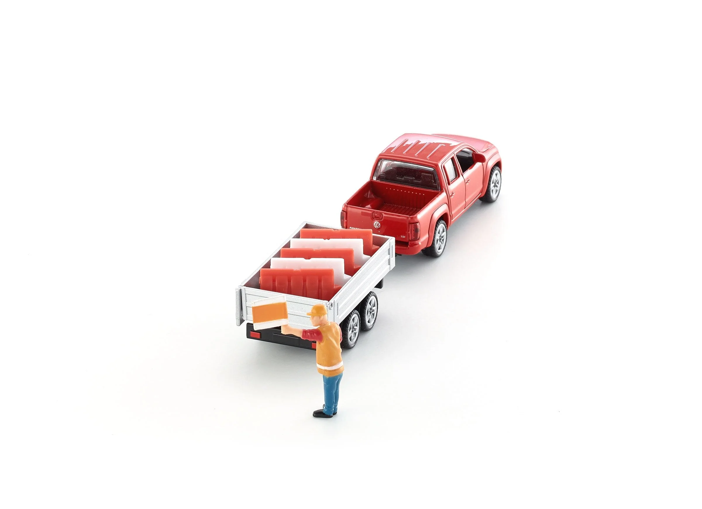 Siku 1:55 VW Amarok Pick-Up with Trailer - Image 13