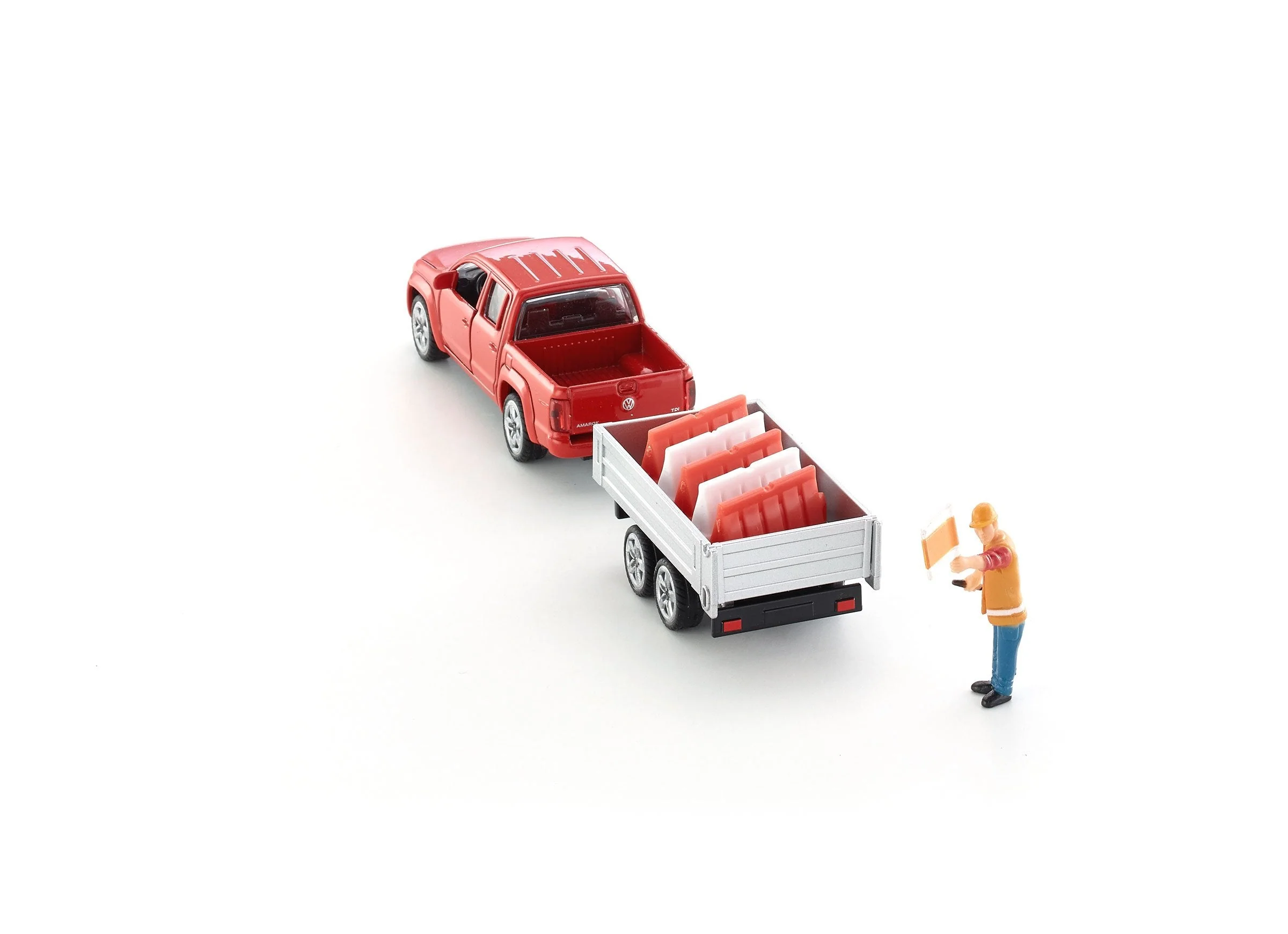 Siku 1:55 VW Amarok Pick-Up with Trailer - Image 9