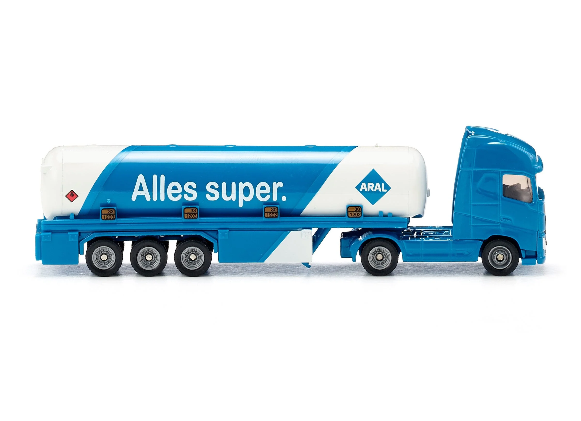 Siku 1:87 MAN TG-A Tanker Truck - Image 24