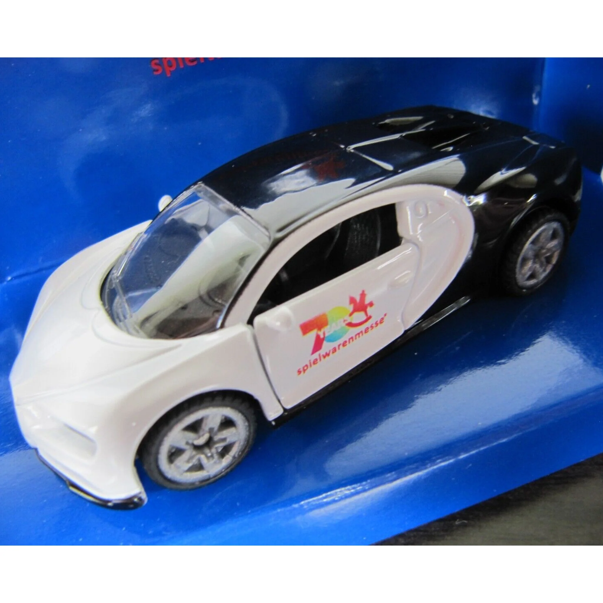 Siku International Toy Fair - Celebrating 70yrs: Bugatti Chiron - Damaged Box - Image 2