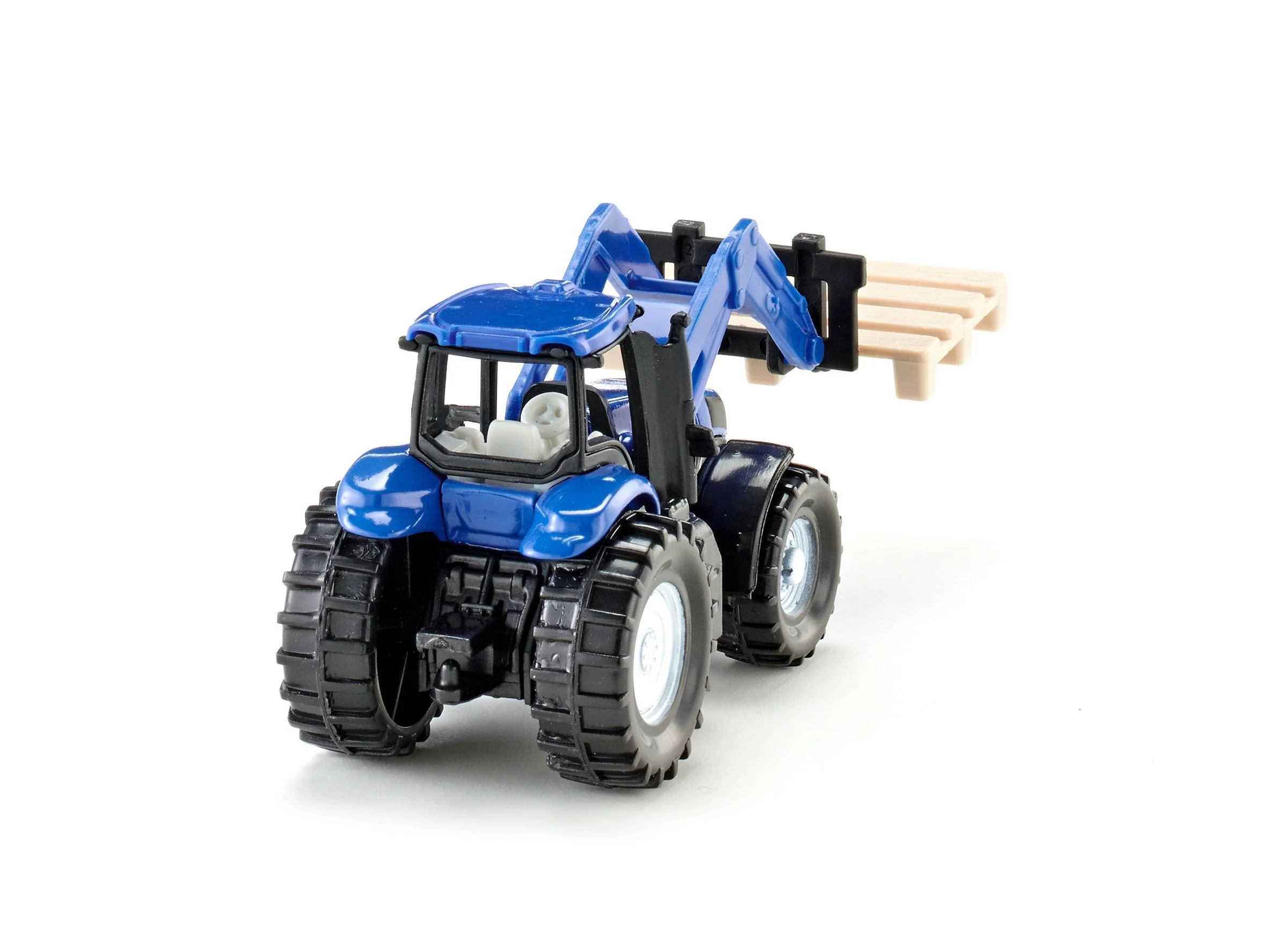 Siku New Holland T8.390 with Fork & Pallet - Image 12