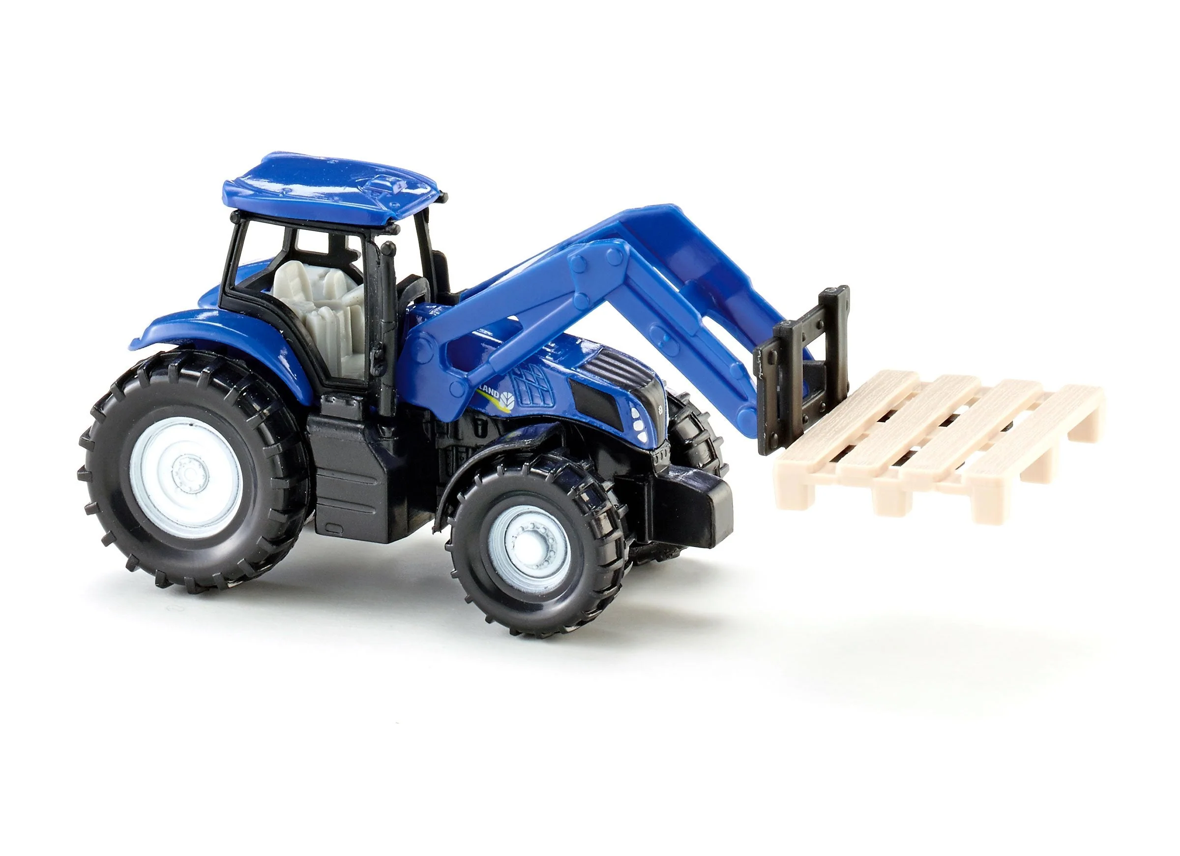 Siku New Holland T8.390 with Fork & Pallet - Image 20