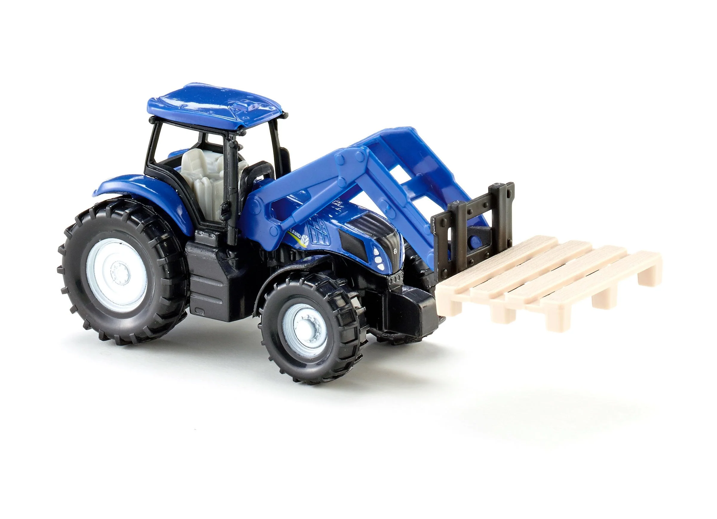 Siku New Holland T8.390 with Fork & Pallet - Image 21