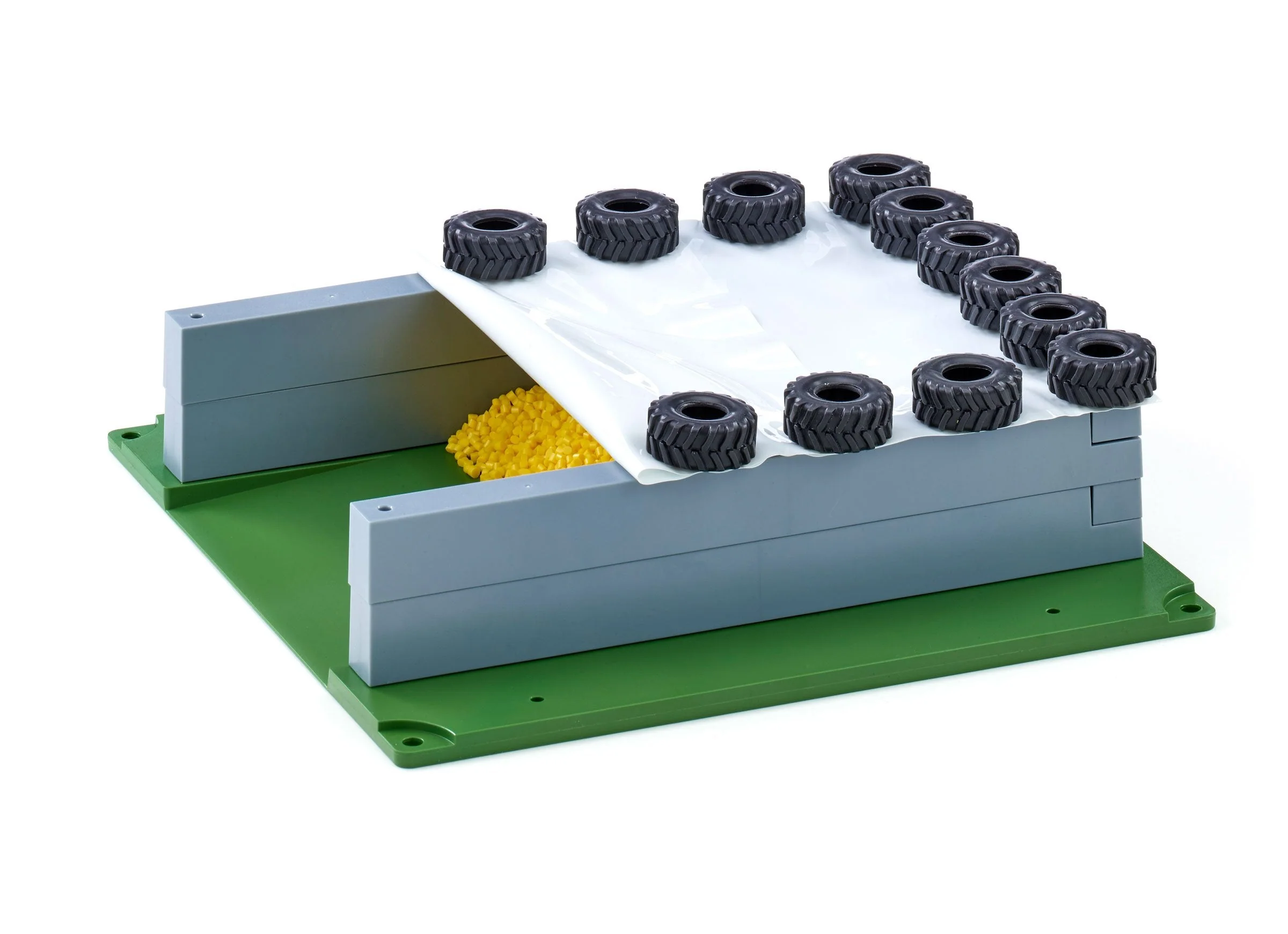 Siku World Farm Silage Pit with Cover, Tyres & Grain - Image 9