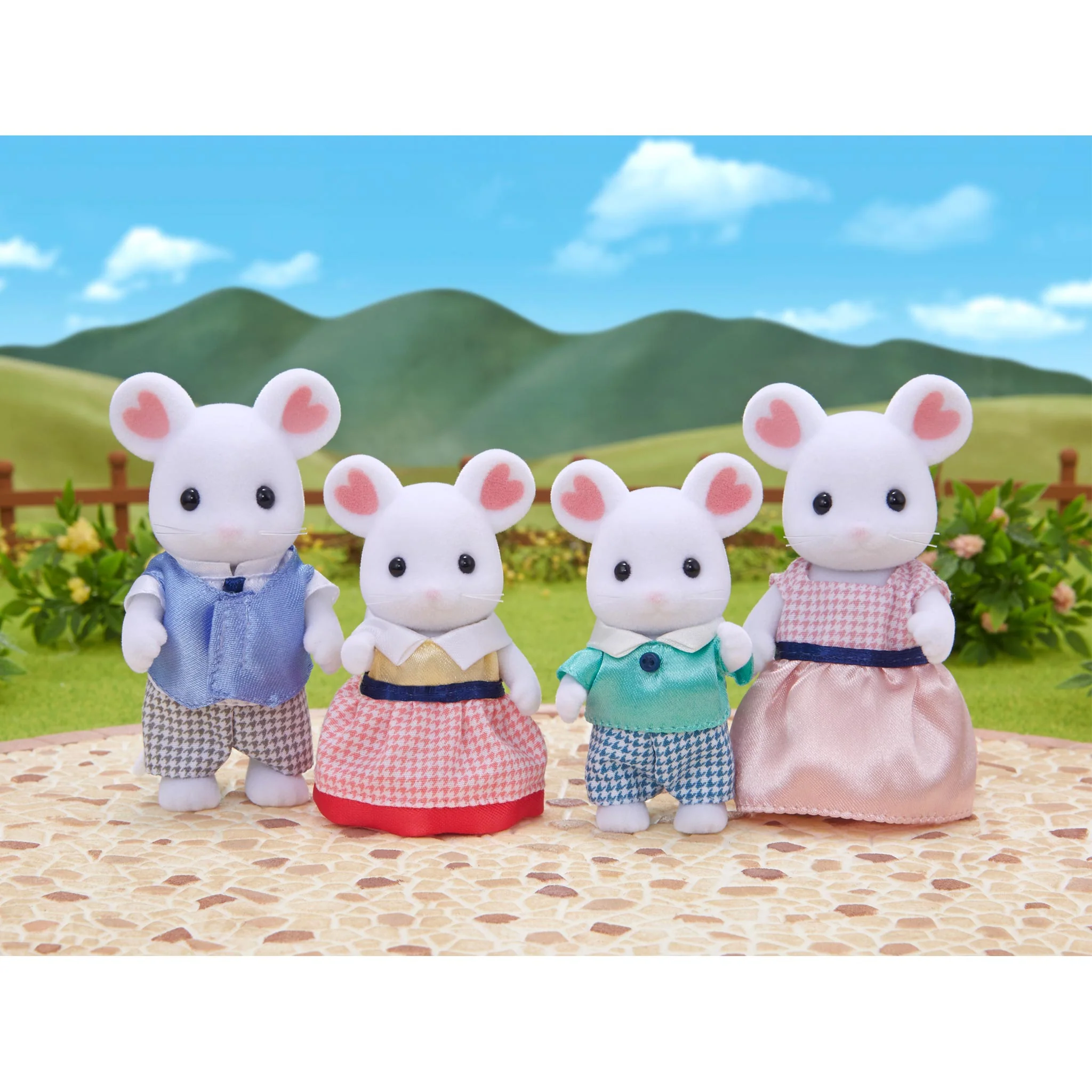 Sylvanian Families Marshmallow Mouse Family - Image 3