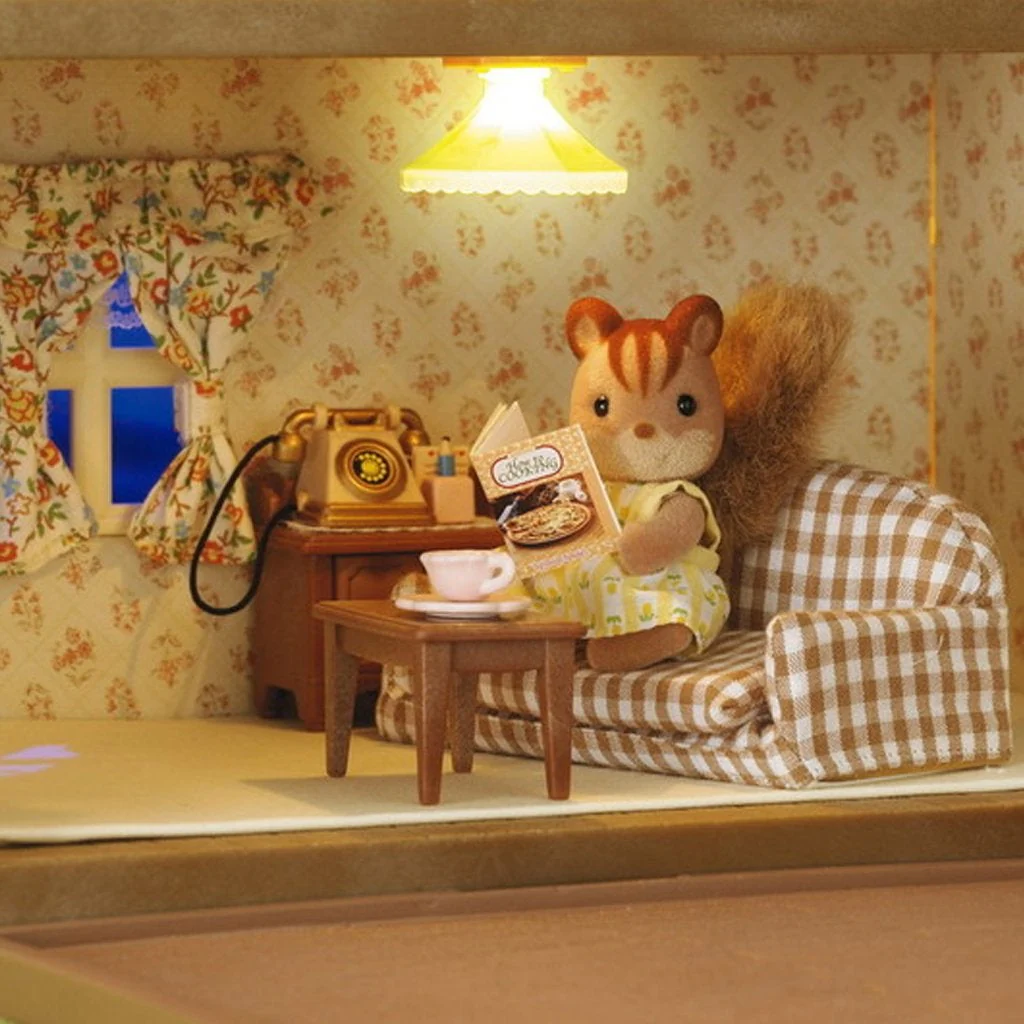 Sylvanian Families Beechwood Hall - Image 8