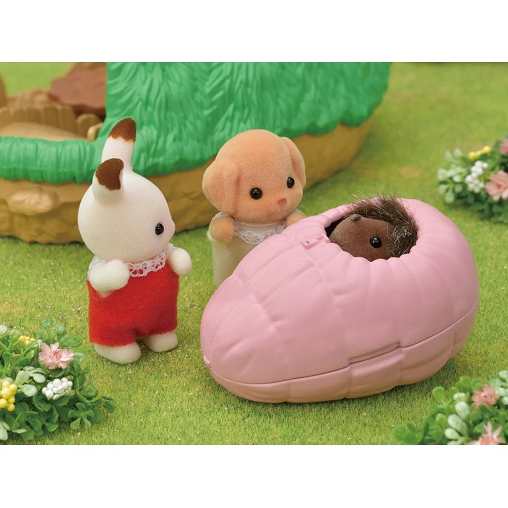 Sylvanian Families Baby Hedgehog Hideout - Image 6