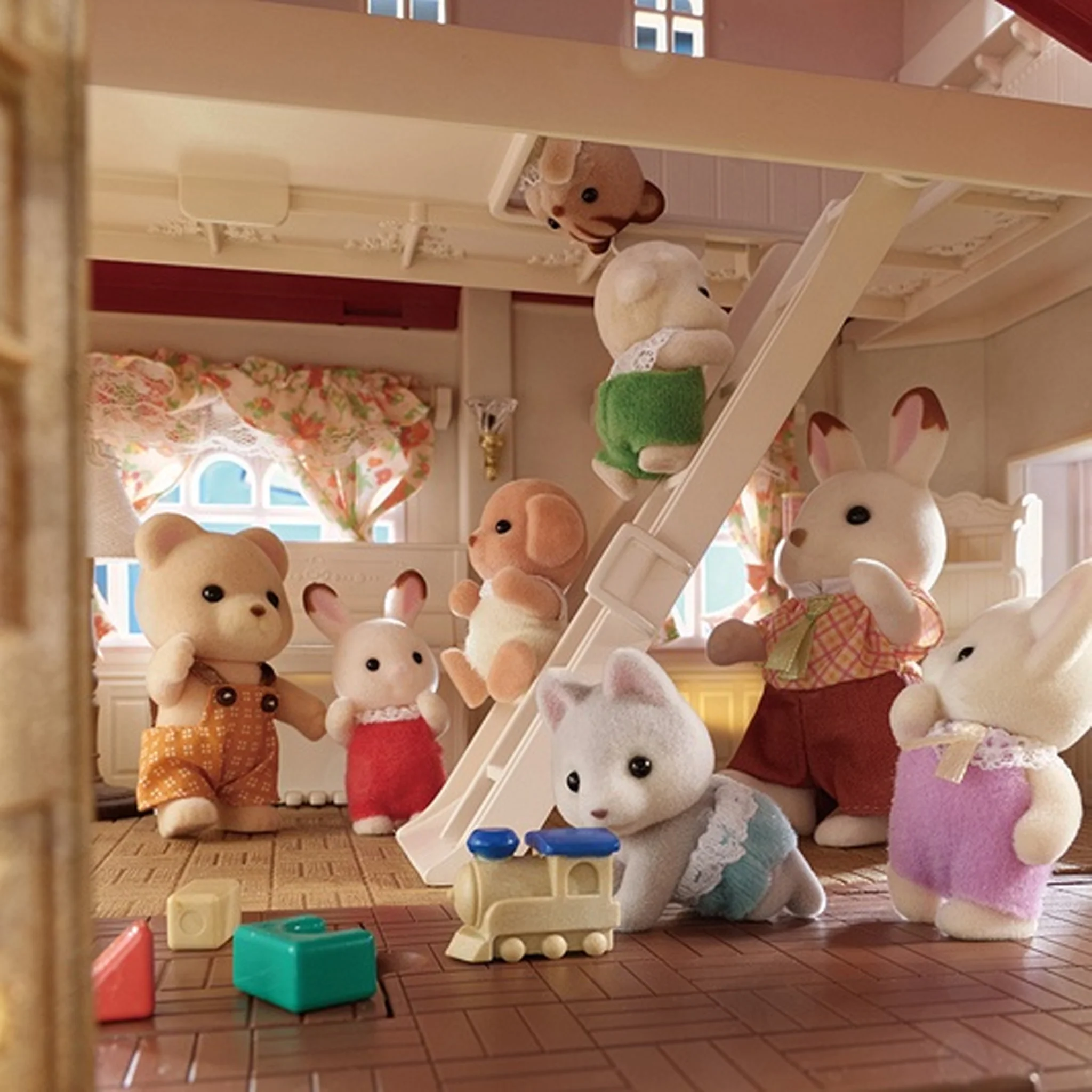 Sylvanian Families Red Roof Home Secret Attic - Image 8